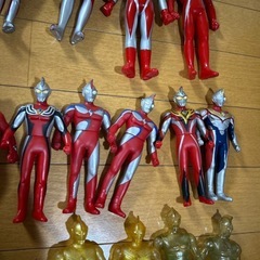 ウルトラマンフィギュア51体の画像