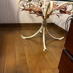 ガラステーブルの画像