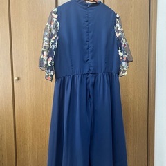 ◾️メルロー　ネイビー　花刺繍ワンピース◾️の画像