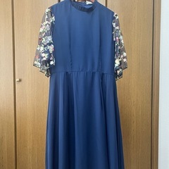◾️メルロー　ネイビー　花刺繍ワンピース◾️の画像