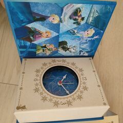アナ雪　ブック型時計の画像