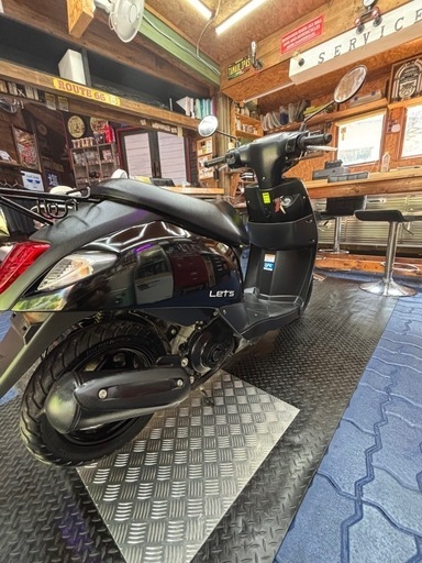 スズキ　レッツ5  程度抜群！現行モデル まるで新車　ピカピカ　配送無料　良いバイクです！