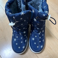 子供スノーブーツ裏ボアあり　19センチ　雪柄　500円