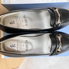 黒パンプスの画像