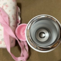 値下げしました❣️ ハローキティ 水筒の画像