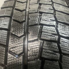 DUNLOP WINTER MAXX WM02 205/65R16 16インチ スタッドレス 4本 24年製 バリ溝 セレナ ヤリスクロス 10系アルファード等　(KTK492)クレジットカード QRコード決済可能の画像