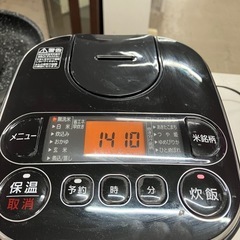 W2507-177 アイリスオーヤマ ジャー炊飯器 RC-MA30AZ-B 2021年製 3合炊き 通電確認済み キズ 汚れありの画像