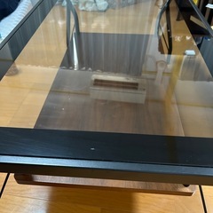 ガラステーブルの画像
