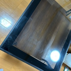 ガラステーブルの画像