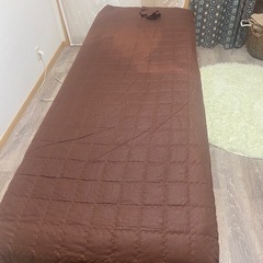 施術ベットの画像