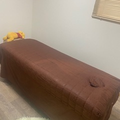 施術ベットの画像