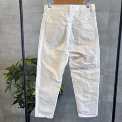 UNIQLO スラウチテーパードアンクルジーンズ　23 XS オフホワイトの画像