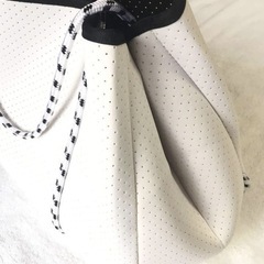 トートバッグとポーチの画像