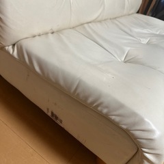 合皮ローソファ　ホワイトの画像