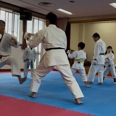 木曜・土曜の空手　大人も子どもも女子率高すぎなので男子急募？
