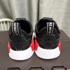 adidas キッズスリッポン ブラック/レッド/ブルーの画像