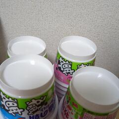ヨーグルトカップ　牧場の朝の画像