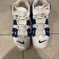 NIKEモアテンの画像