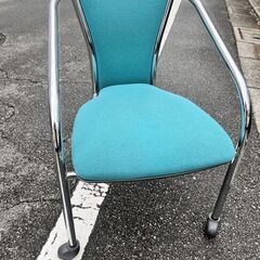 （534）￥1100（税込）全８脚　オフィスチェア　折りたたみの画像
