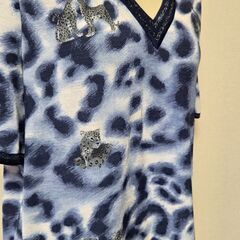 伊太利亜 Vネック カットソー 豹 シマウマ 象 動物 レオパ シャツ トップスの画像