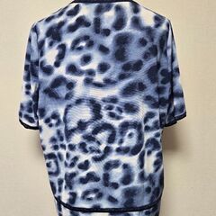 伊太利亜 Vネック カットソー 豹 シマウマ 象 動物 レオパ シャツ トップスの画像