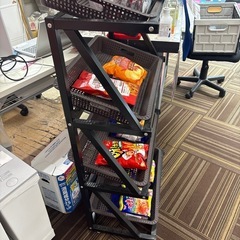 スダンディングデスク、カウンターチェアの画像