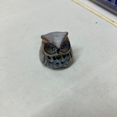 A2507-197 陶器製フクロウ置物 中古の画像