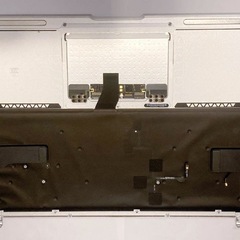 Apple MacBookディスプレイ　キーボード　トラックパッドの画像