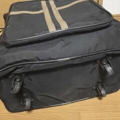 キャスター付きバッグ