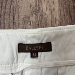 BALLSEY ボールジィ　レディース　パンツ　白　の画像