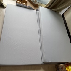 セミダブルサイズのマットレス（120×200cm 厚さ6～7cm）の画像