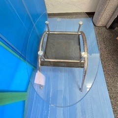 ガラステーブルの画像