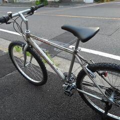 中古自転車３６３０　前後タイヤ新品！　ヴィンテージ　ジャイアント　ラガービール販促品　２６インチ　３×７段ギヤ　ワイヤー錠　ライトは付属していませんの画像