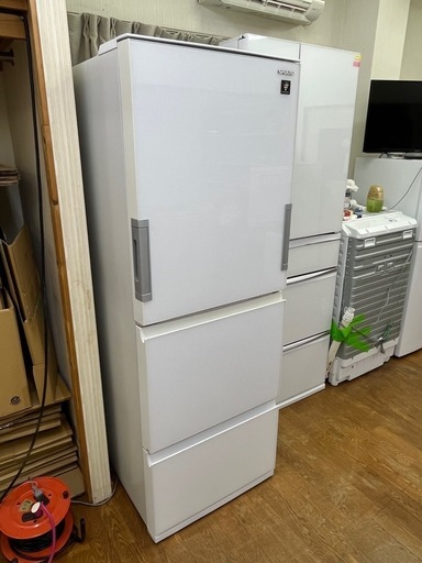 激安大特価!! 自動製氷付き 人気のガラスパネル!! SHARP 2019年 356L 両開き SJ-GW36E-W