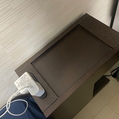 ベッドサイドテーブル　ダークブラウンの画像