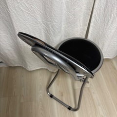 【無料】折りたたみ椅子の画像