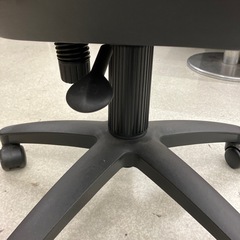 K2507-098 オフィスチェア ブラック キズ汚れ有りの画像