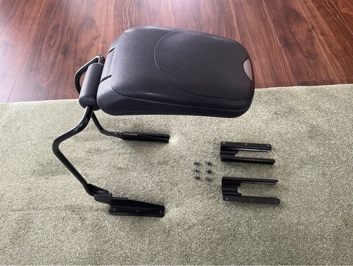 日産ジューク　純正肘掛け 収納あり