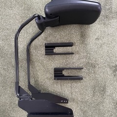 日産ジューク　純正肘掛け 収納ありの画像