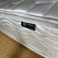 ZINUS マットレスの画像
