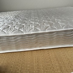 ZINUS マットレスの画像