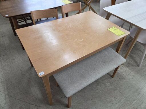 J8513 【リユースのサカイ柏店】 ダイニングテーブルセット 椅子2脚ベンチ付 クリーニング済み