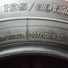 TOYO DELVEX 935 195/80R15 107/105N LT 15インチ スタッドレス 4本 24年製 バリ溝 ハイエース キャラバン等　(KTM446) の画像