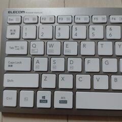 ELECOM 軽量×薄型　ハンディキーボードの画像