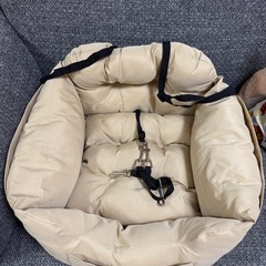 【美品】ペットドライブベッド／犬用カーシートの画像