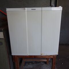 Haierハイアール小型冷蔵庫　汚れあります