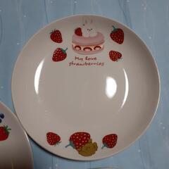 可愛いお皿🍓🌷🐰　6枚　直径19㎝×4枚　直径16.5㎝×2枚の画像