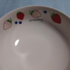 可愛い食器🍓　　直径13㎝　深さ4.5㎝の画像