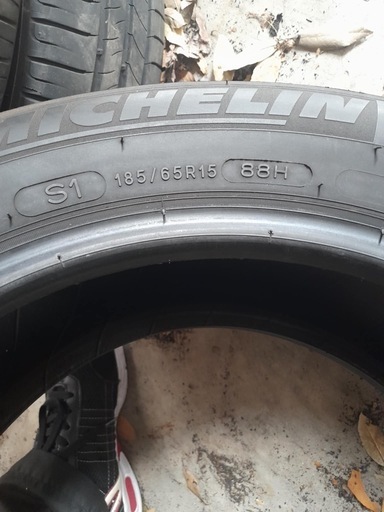 タイヤ185／65R15  88h  2019と2024