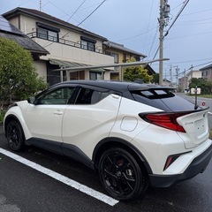 トヨタ　CHR  ハイブリッド　令和3年　の画像